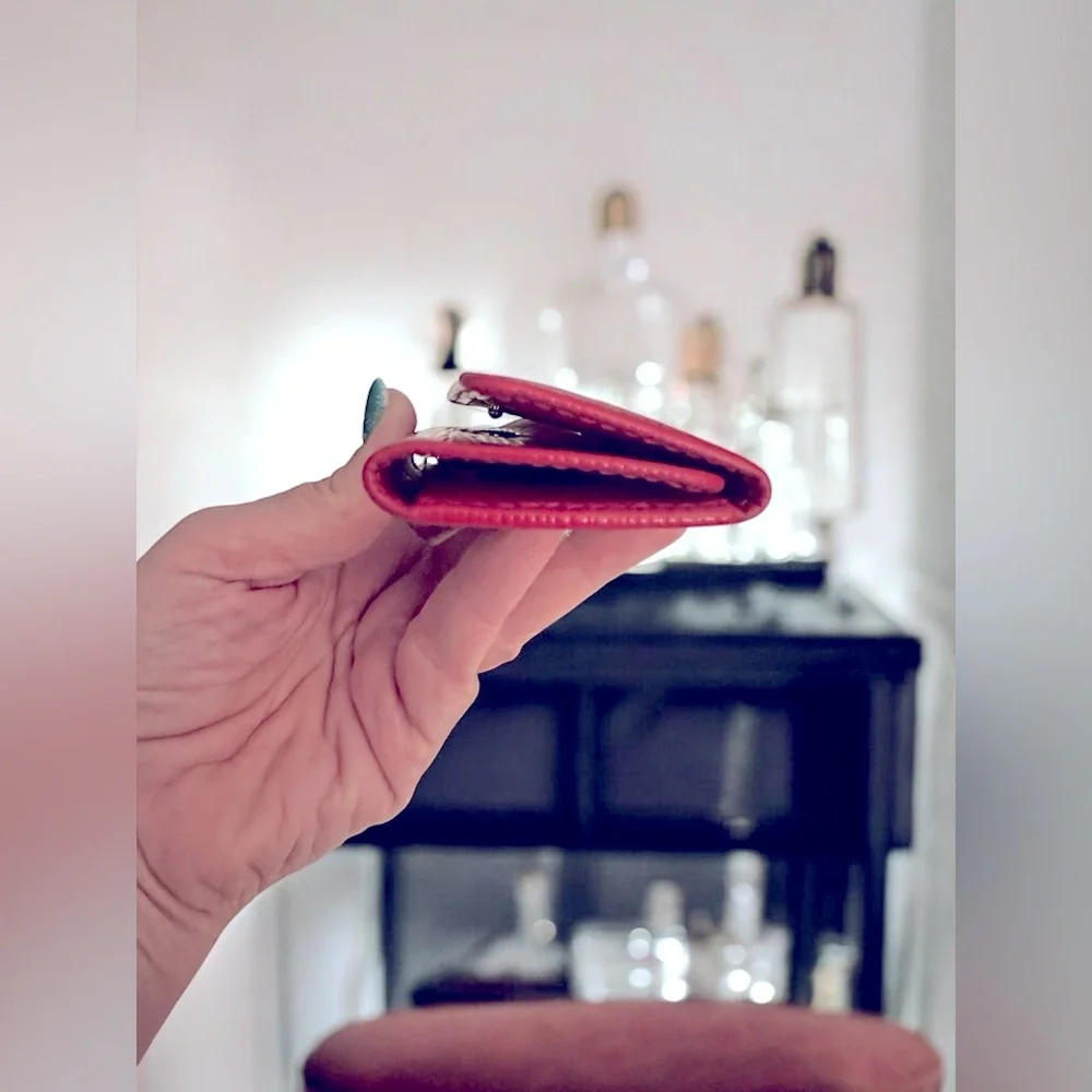 Louis Vuitton Epi Red Multicle 4 Key Case with Box - Picture 3 of 9